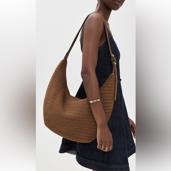 Madewell Essentials Curve Shoulder Bag in Dried Acorn - Picture 2 of 11